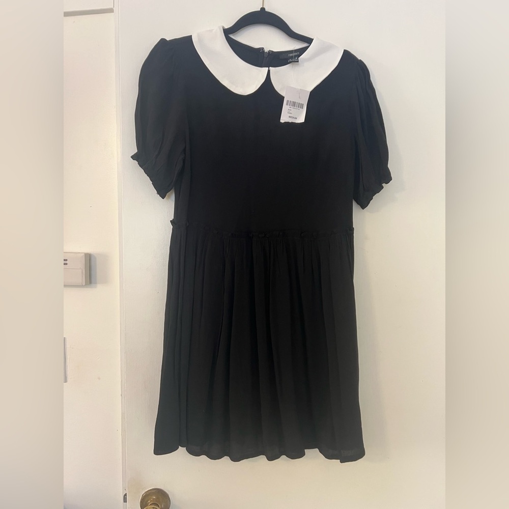 NWT Forever 21 Black Dress with White Collar SIZE M (R106)